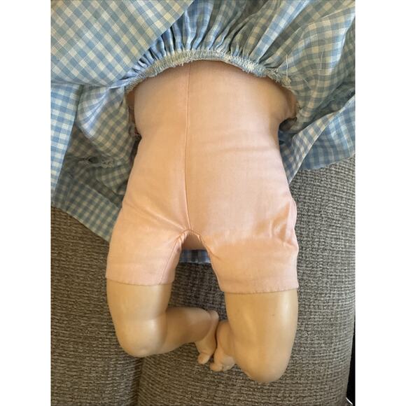 Madame Alexander 15” Doll 1977 Sleep Eyes Vinyl Brunette Blue Gingham Dress VTG - Picture 4 of 6